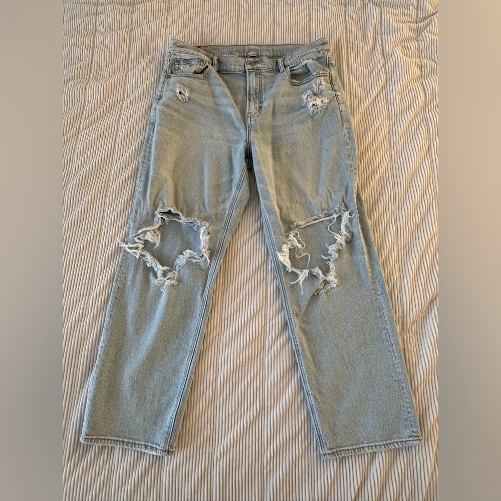 American Eagle Outfitters Light Blue Distressed Straight Ankle Jeans